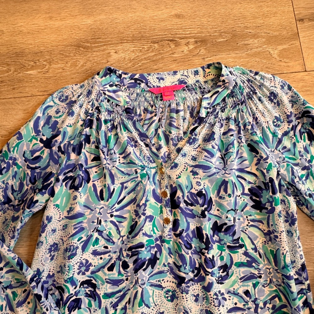 Lilly Pulitzer Elsa Silk Blouse Long Sleeve V-Neck Top‎ Smocked XSmall XS - Picture 3 of 7